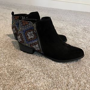 Indigo Rd. Ankle zip boots